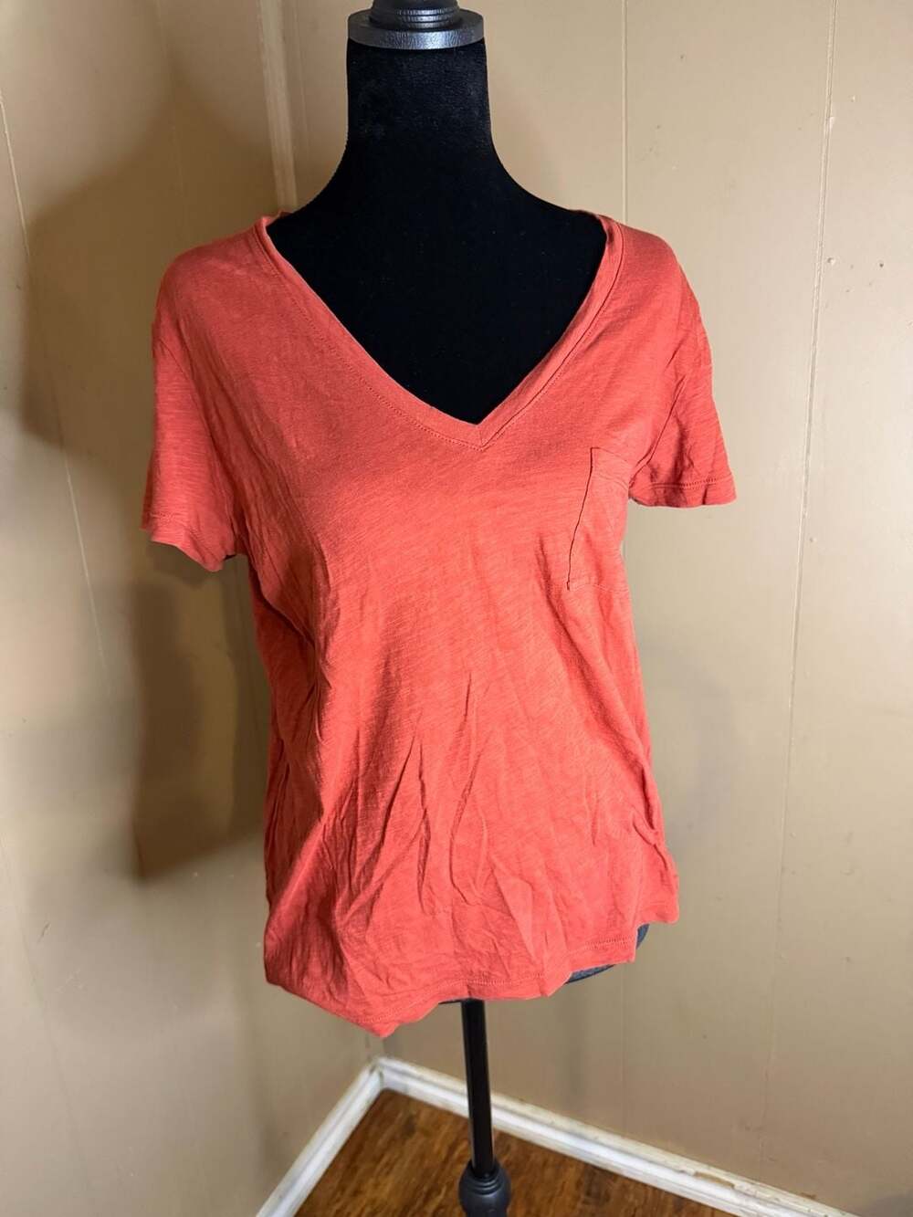Madewell Women's Whisper Cotton V-Neck Pocket Tee in Coral Slub